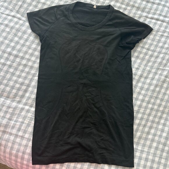 Black lululemon swiftly tech short sleeve size 8 - Picture 1 of 1